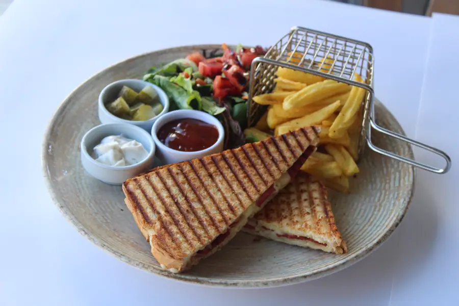 Sucuklu Tost