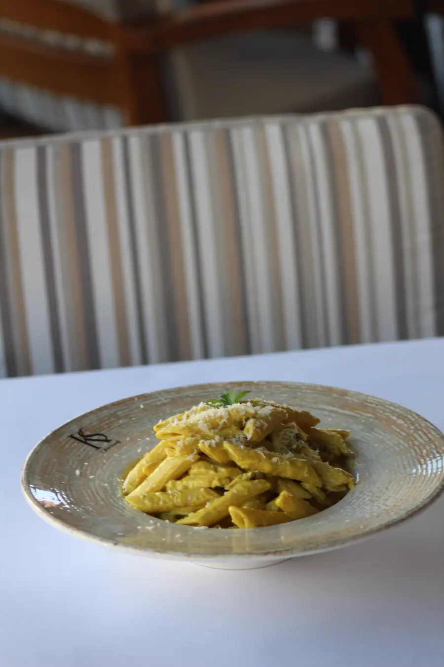Köri Soslu Tavuklu Penne