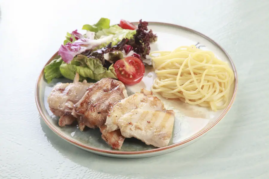 Izgara Tavuk & Spagetti