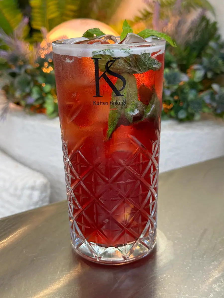 Scarlet Iced Tea
